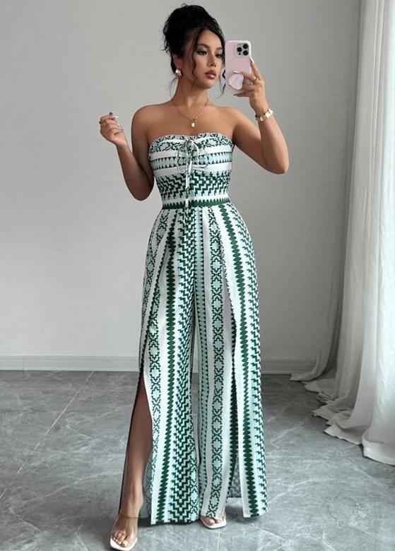 👗50% OFF NOW!💥Geometric Jumpsuit with Halter Neckline & Side Slit – Unique print & elastic back – Versatile, perfect for summer parties or resort wear ✨