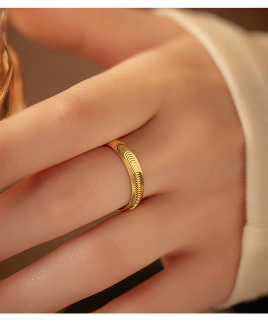 Ухватите мистериозни сјај – камени прстен мачјег ока са полирањем огледала