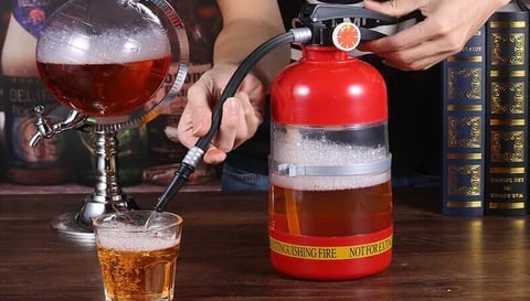 🥳2026 HOT SALE🥳💞50K+ SOLD!🧯🍻Fire Extinguisher Beer Tub – 2L capacity, hand‑press dispenser. Unique design, keeps drinks fresh. Perfect for football parties & garden gatherings. 🏆⚽