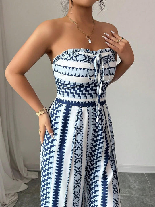 👗50% OFF NOW!💥Geometric Jumpsuit with Halter Neckline & Side Slit – Unique print & elastic back – Versatile, perfect for summer parties or resort wear ✨