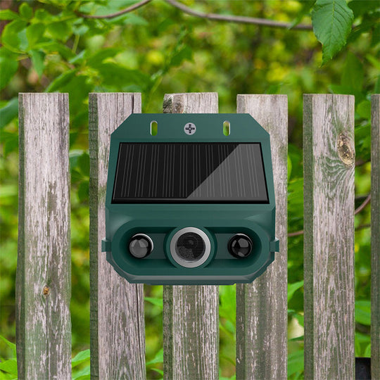 Solar Powered Animal Repeller – Ultrasonic + flashing light. Weatherproof, 24/7 protection. Keep pests away naturally. 🏡💚