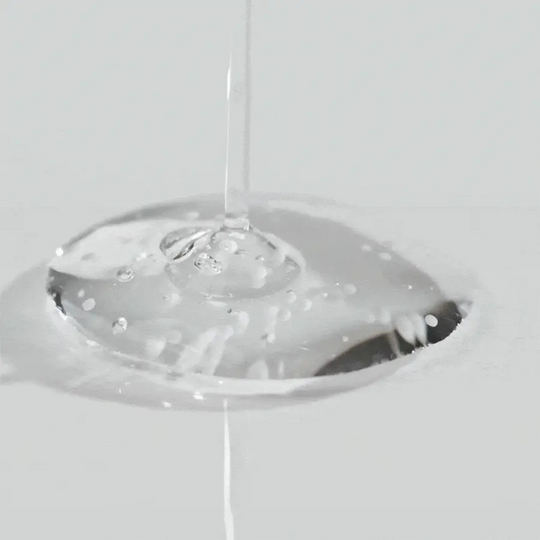 Mild lysnende effekt & Fuktighetsgivende ampulle