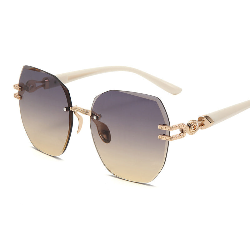 🎉 Statement Rimless Sunglasses – Bold Face, Zero Blind Spots ✨