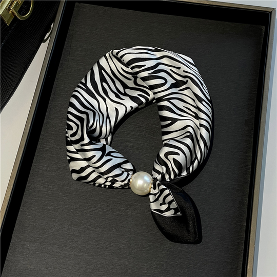 🌸No-Tie Magnetic Pearl Clasp Soft Scarf💟Everyday Versatile Pieces📢📢LIMITED-TIME 50% OFF!!