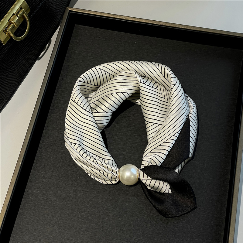 🌸No-Tie Magnetic Pearl Clasp Soft Scarf💟Everyday Versatile Pieces📢📢LIMITED-TIME 50% OFF!!