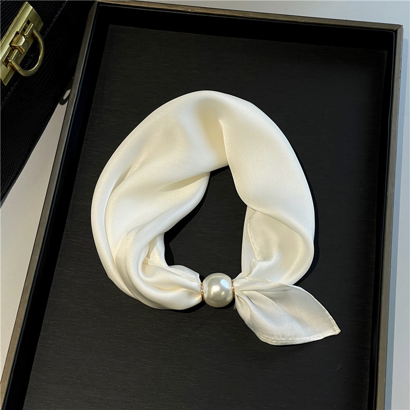 🌸No-Tie Magnetic Pearl Clasp Soft Scarf💟Everyday Versatile Pieces📢📢LIMITED-TIME 50% OFF!!