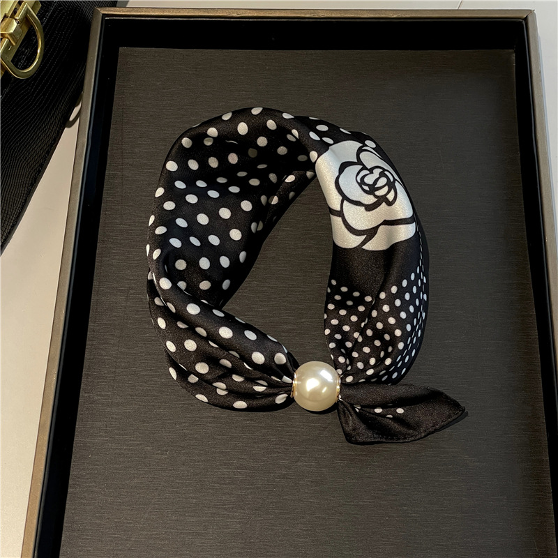 🌸No-Tie Magnetic Pearl Clasp Soft Scarf💟Everyday Versatile Pieces📢📢LIMITED-TIME 50% OFF!!