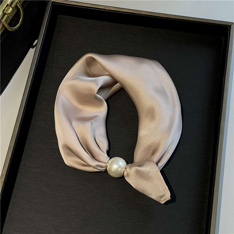 🌸No-Tie Magnetic Pearl Clasp Soft Scarf💟Everyday Versatile Pieces📢📢LIMITED-TIME 50% OFF!!
