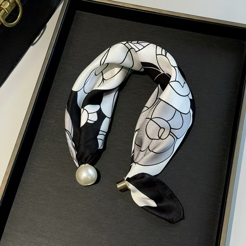 🌸No-Tie Magnetic Pearl Clasp Soft Scarf💟Everyday Versatile Pieces📢📢LIMITED-TIME 50% OFF!!