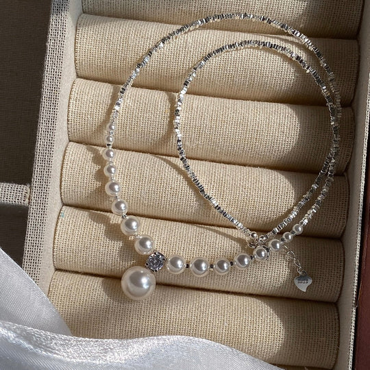 Colar de pérolas de prata esmagada com design de nicho